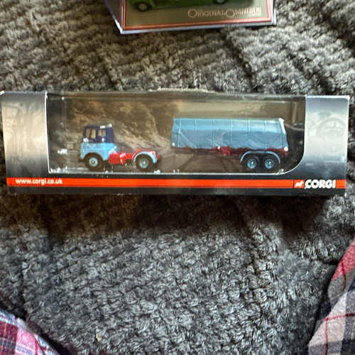 Corgi trackside bedford 76 - trackside,