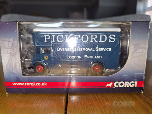 Corgi trackside guy - 1:76,