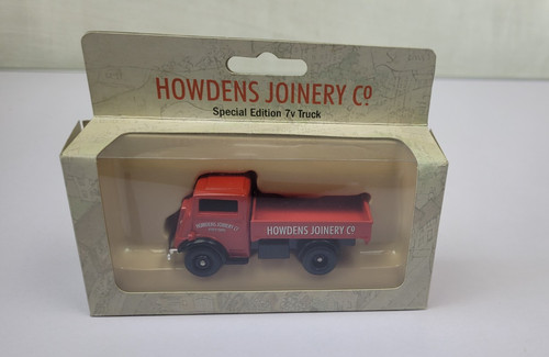 Howdens joinery truck - ,