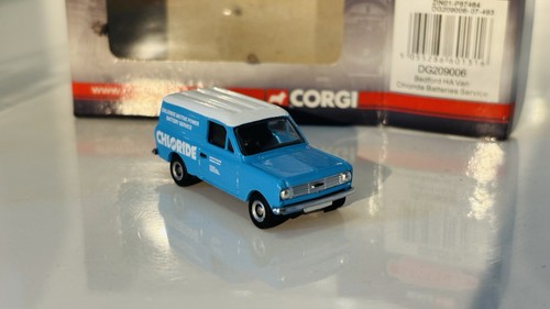 Corgi trackside scale - trackside,