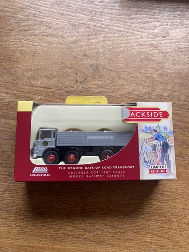 Corgi trackside dg187006 guy - trackside,