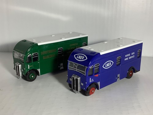 Pair corgi trackside 76 - pair,