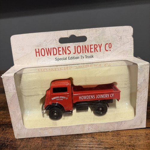 Howdens joinery truck - ,