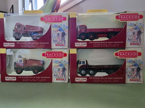 Corgi trackside vehicle - x,