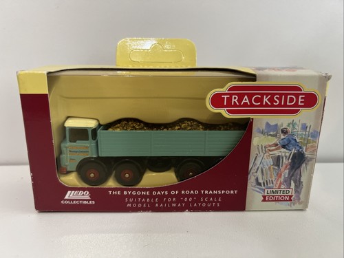 Trackside dg187008 guy - dg187008, 1/76